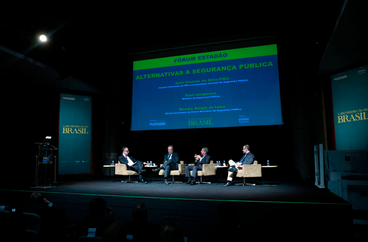 'Fórum Estadão' debate melhorias para saúde e educação